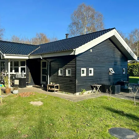 Semesterbostad With Sauna Near Anneberg *